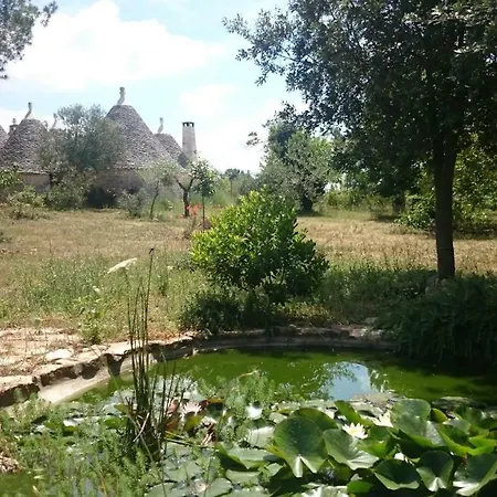 Trullo Nel Bosco بيت للعطل *
